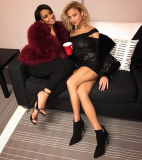 Nazanin Mandi feet photo 8