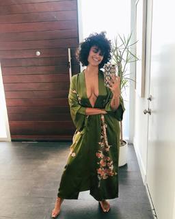 Nazanin Mandi feet photo 11