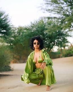 Nazanin Mandi feet photo 6