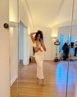 Nazanin Mandi feet photo 18