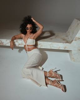Nazanin Mandi feet photo 15