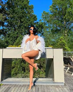 Nazanin Mandi feet photo 8