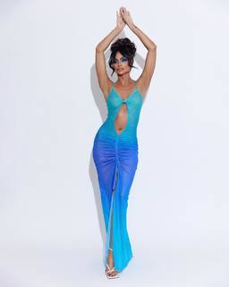 Nazanin Mandi feet photo 17