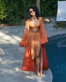 Nazanin Mandi feet photo 9
