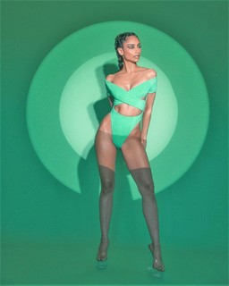 Nazanin Mandi feet photo 18