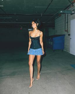 Nazanin Mandi feet photo 17