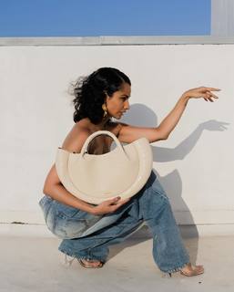 Nazanin Mandi feet photo 17