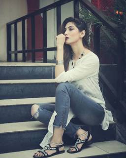 Nazish Jahangir feet photo thumbnail