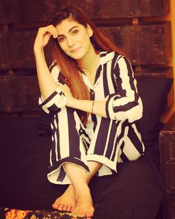 Nazish Jahangir feet photo thumbnail