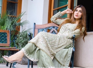 Nazish Jahangir feet photo thumbnail