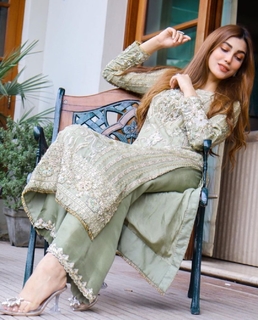 Nazish Jahangir feet photo thumbnail