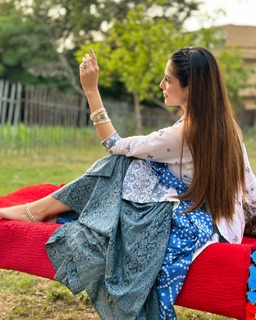 Nazish Jahangir feet photo thumbnail