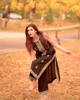 Nazish Jahangir feet photo thumbnail