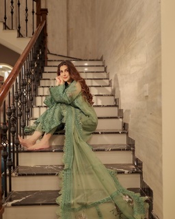 Nazish Jahangir feet photo thumbnail