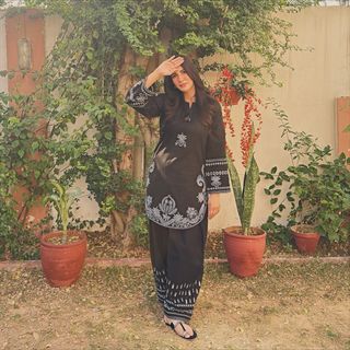 Nazish Jahangir feet photo thumbnail