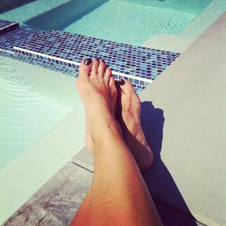 Nazneen Contractor feet photo 1