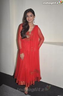 Nazriya Nazim feet photo thumbnail