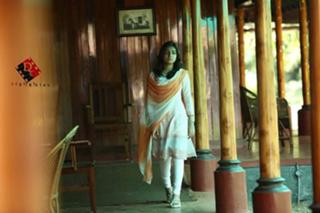 Nazriya Nazim feet photo thumbnail