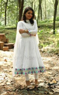 Nazriya Nazim feet photo thumbnail