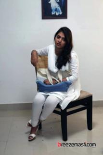 Nazriya Nazim feet photo thumbnail