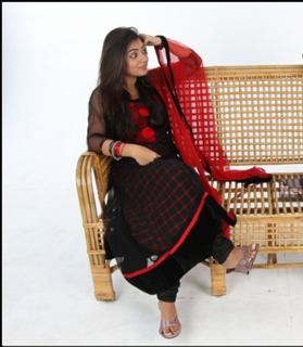 Nazriya Nazim feet photo thumbnail