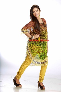 Nazriya Nazim feet photo thumbnail