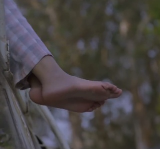 Nazriya Nazim feet photo thumbnail