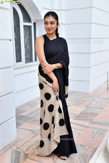 Nazriya Nazim feet photo thumbnail