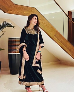 Nazriya Nazim feet photo thumbnail