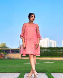 Nazriya Nazim feet photo thumbnail