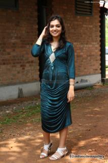 Nazriya Nazim feet photo thumbnail