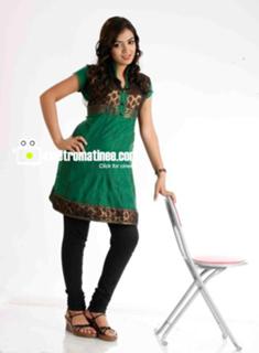 Nazriya Nazim feet photo thumbnail