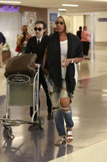 NeNe Leakes feet photo thumbnail