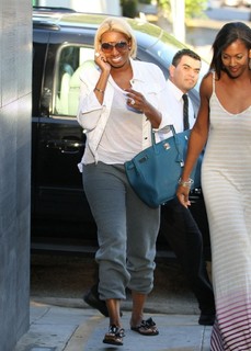 NeNe Leakes feet photo thumbnail