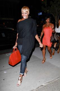 NeNe Leakes feet photo thumbnail