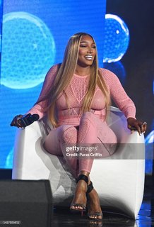 NeNe Leakes feet photo thumbnail