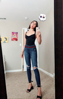 Neekolul feet photo thumbnail