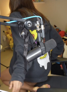 Neekolul feet photo thumbnail