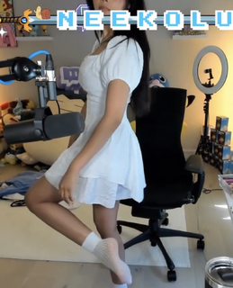 Neekolul feet photo thumbnail