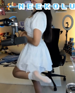 Neekolul feet photo thumbnail