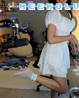 Neekolul feet photo thumbnail