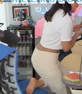 Neekolul feet photo thumbnail