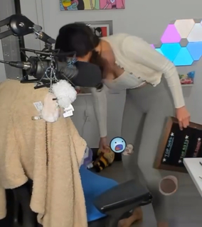 Neekolul feet photo thumbnail