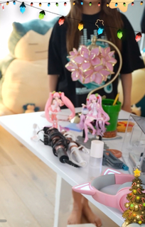 Neekolul feet photo thumbnail