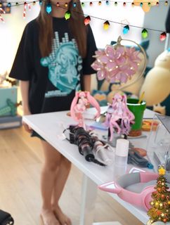 Neekolul feet photo thumbnail