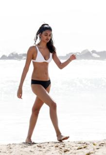 Neelam Gill feet photo 2