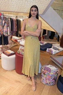 Neelam Gill feet photo 2