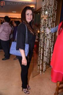 Neelam Kothari feet photo 15