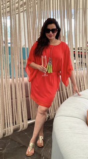 Neelam Kothari feet photo 2