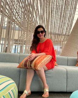 Neelam Kothari feet photo 1